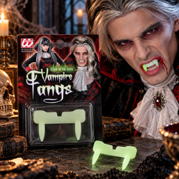 Selvlysende vampyrgebit med hoggtenner