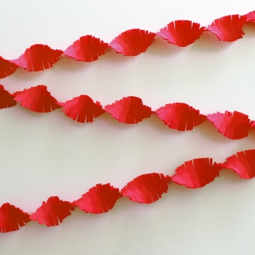 Flosset Rød Crepe Streamer - 24 meter