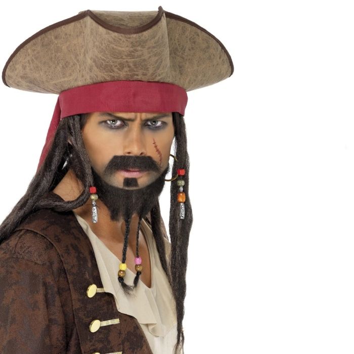 Pirathatt med innebygde dreadlocks og perler 