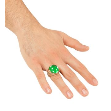 Gullfarga ring med grøn stein